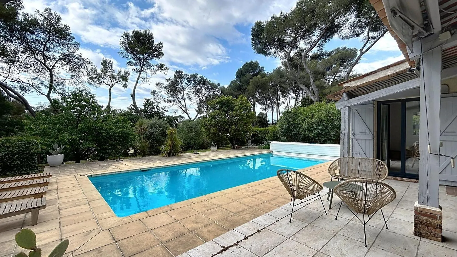 Mougins Charming Villa With Swimming Pool 3 Bedrooms In The Pine Forest