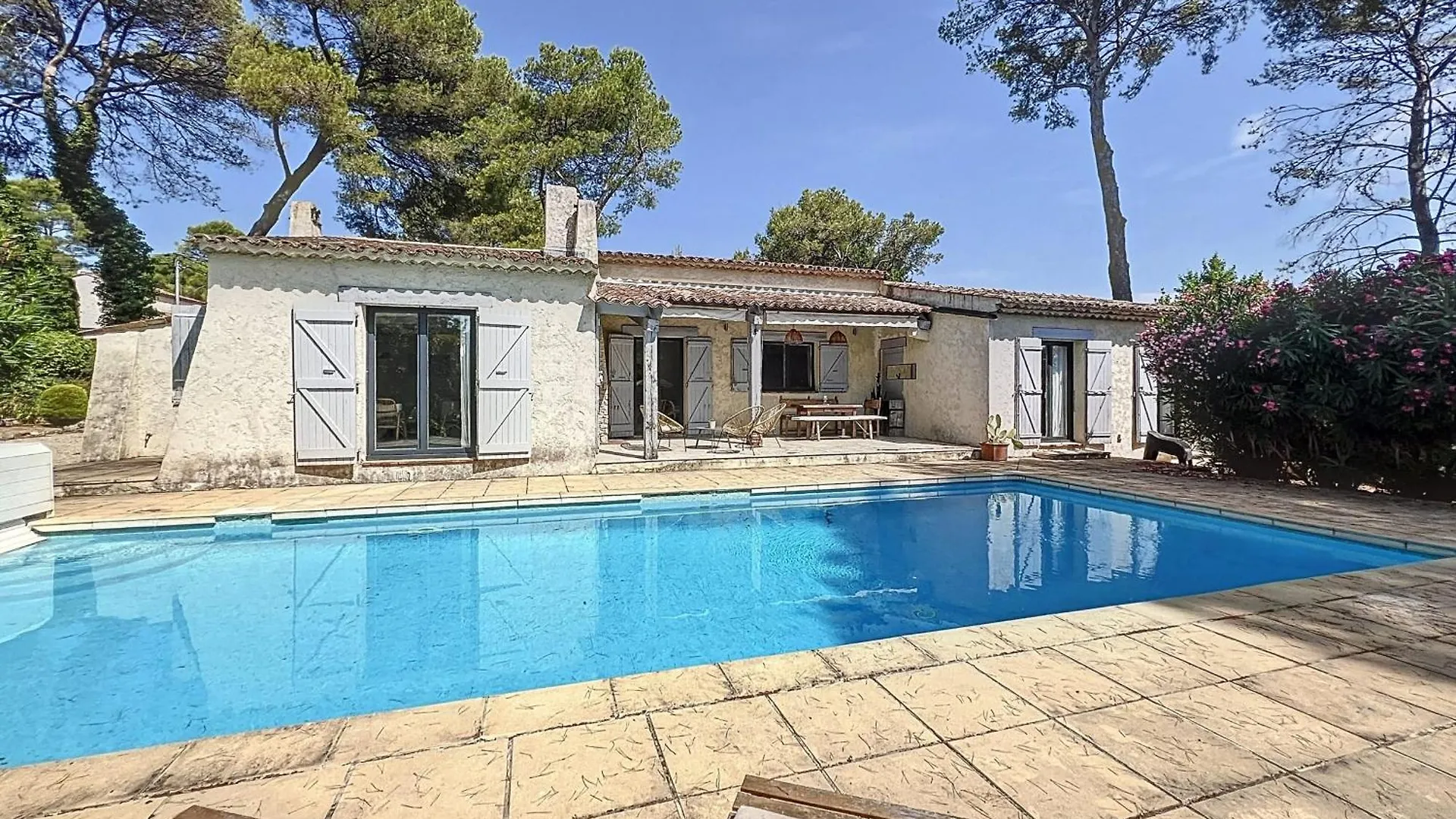Mougins Charming Villa With Swimming Pool 3 Bedrooms In The Pine Forest
